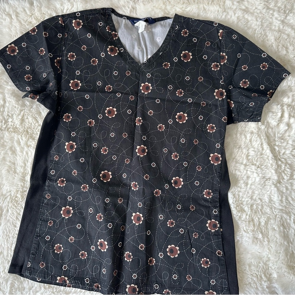 Stretchy floral scrub top